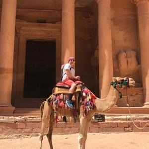 Meet your Posher, Cyrus